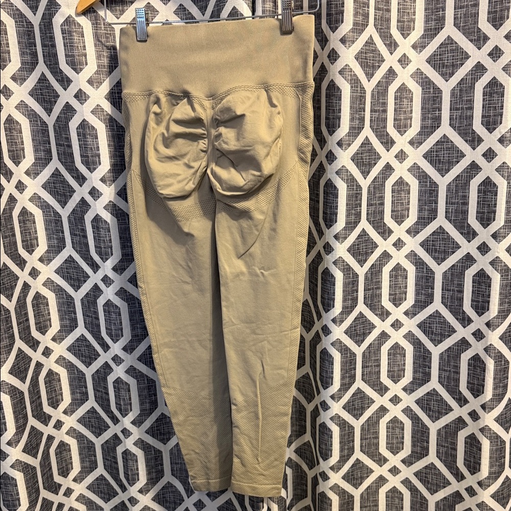 Gray High-Waisted Leggings breathable with Booty lifting